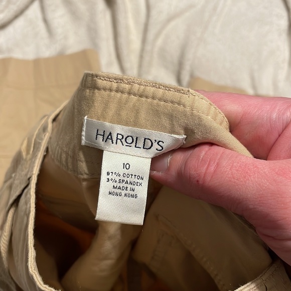 Harold’s khaki “Alex” capris - Picture 4 of 7